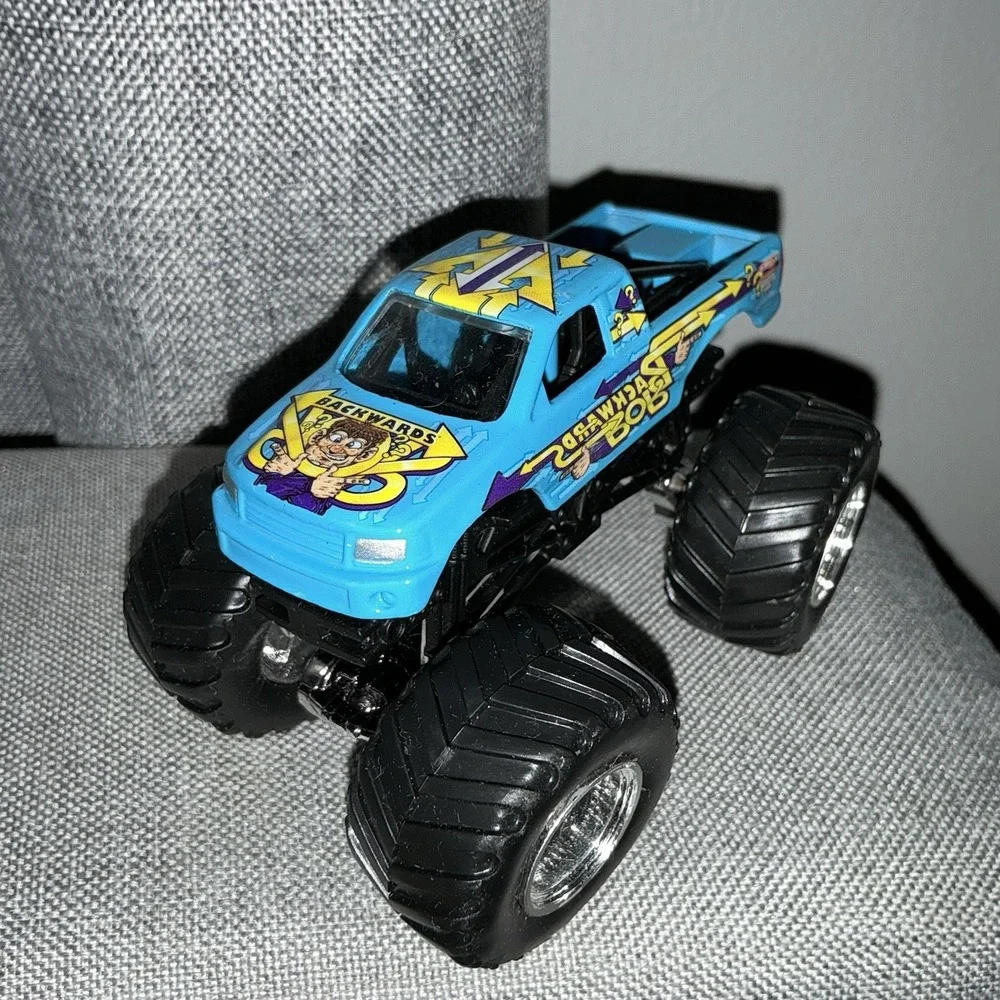 RARE Monster Jam Hot Wheels BACKWARDS BOB Monster‎ Truck 1:24 Diecast Original